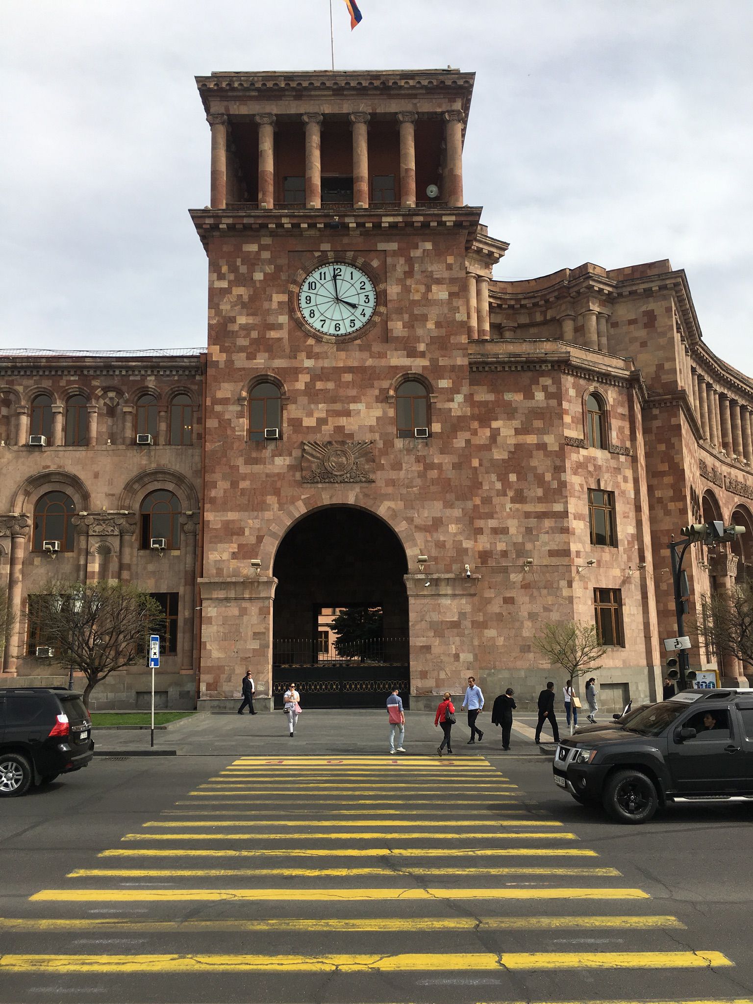 Kars turizm -Ermenistan turu erivan cumhuriyet meydanı- Cancanlar Turizm