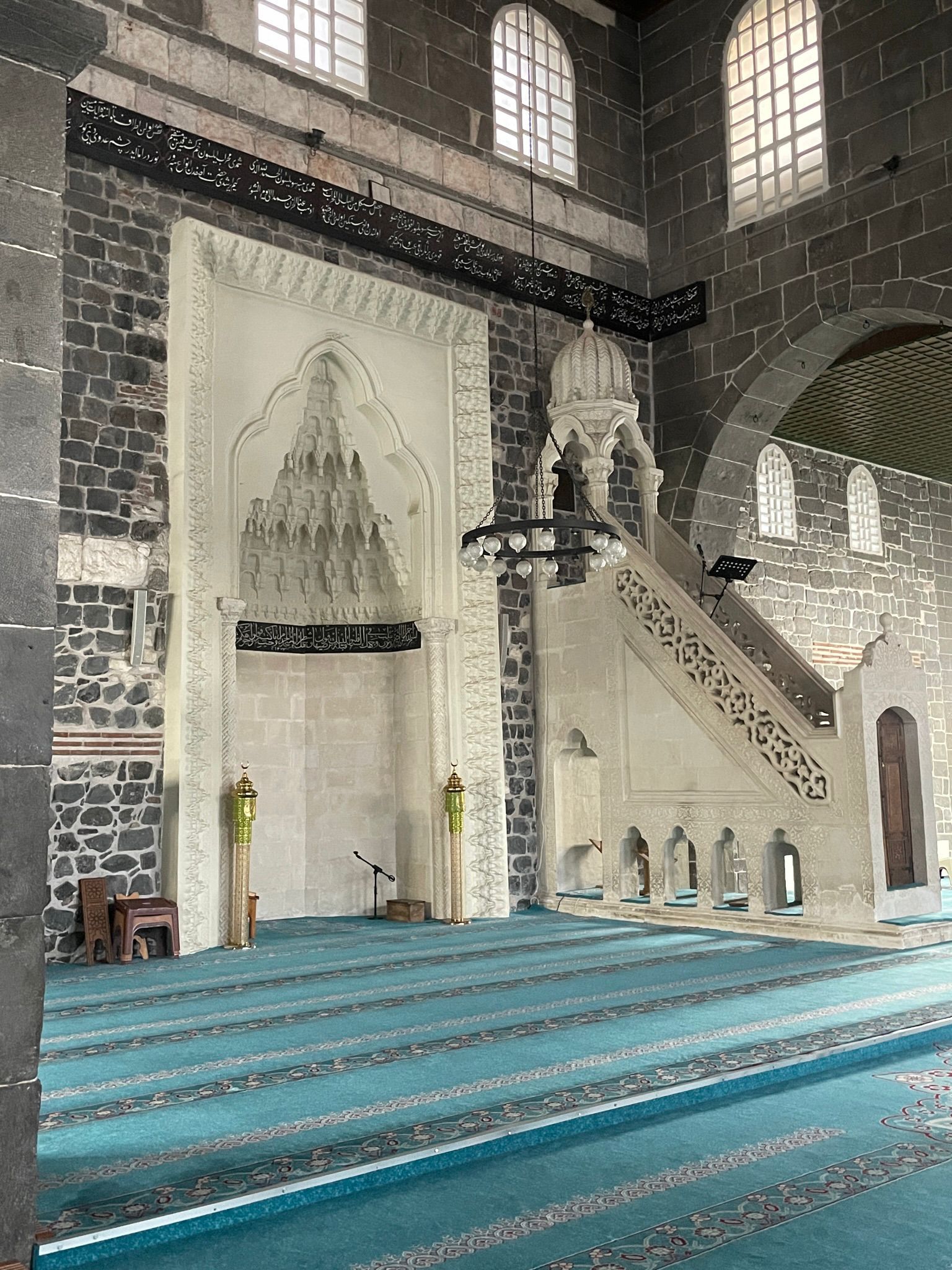 Kars turizm -Güneydoğu anadolu turu tarihi camii- Cancanlar Turizm