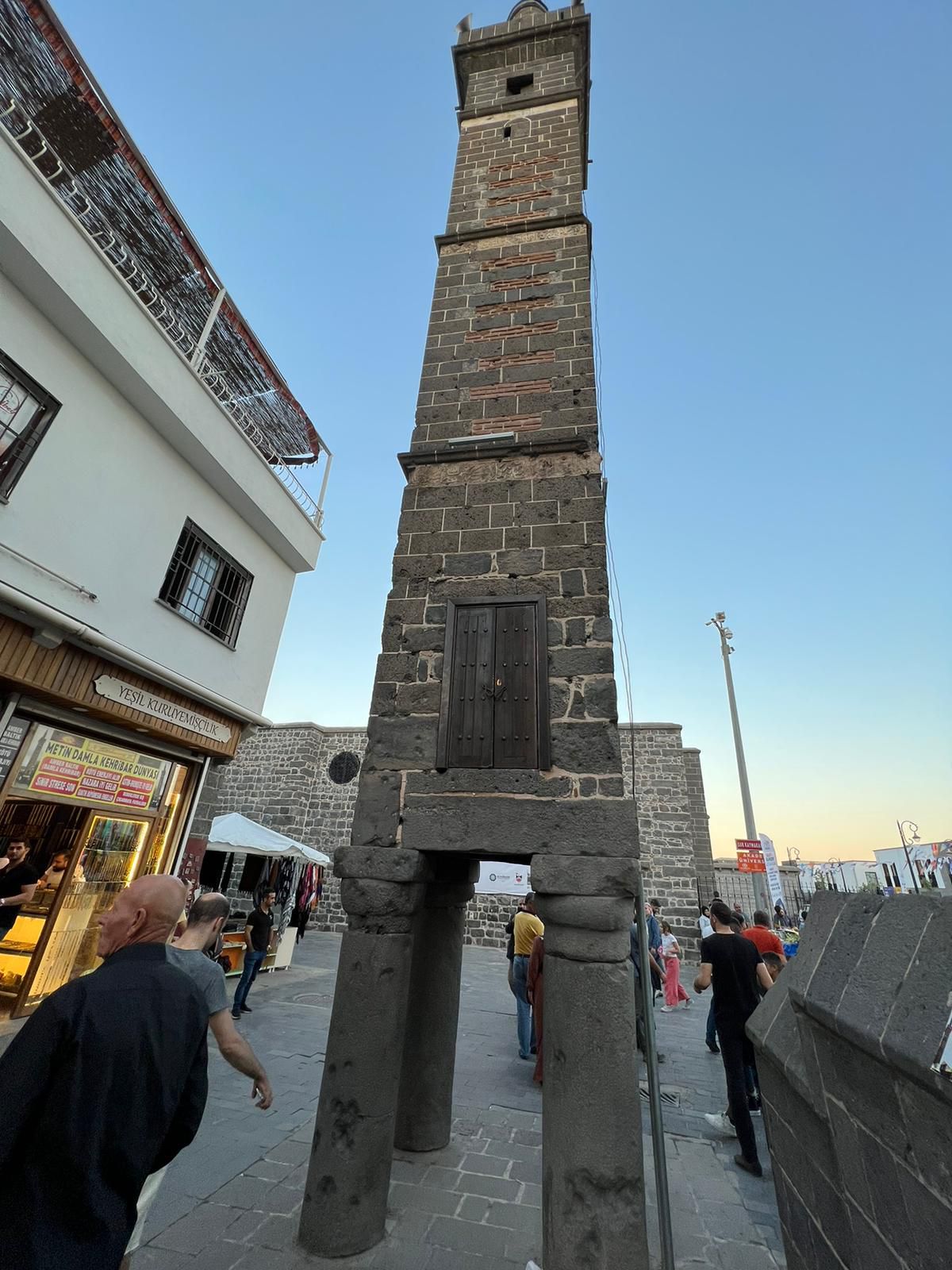 Kars turizm -Güneydoğu anadolu turu tarihi yapı görüntüsü Cancanlar Turizm