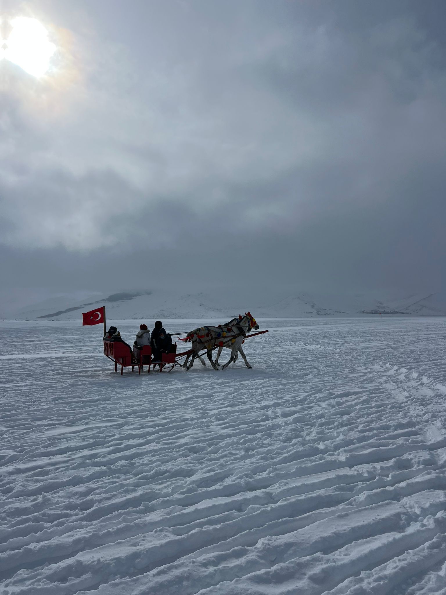 Kars turizm -Kars ani çıldır turu  atlı kızak gezisi - Cancanlar Turizm