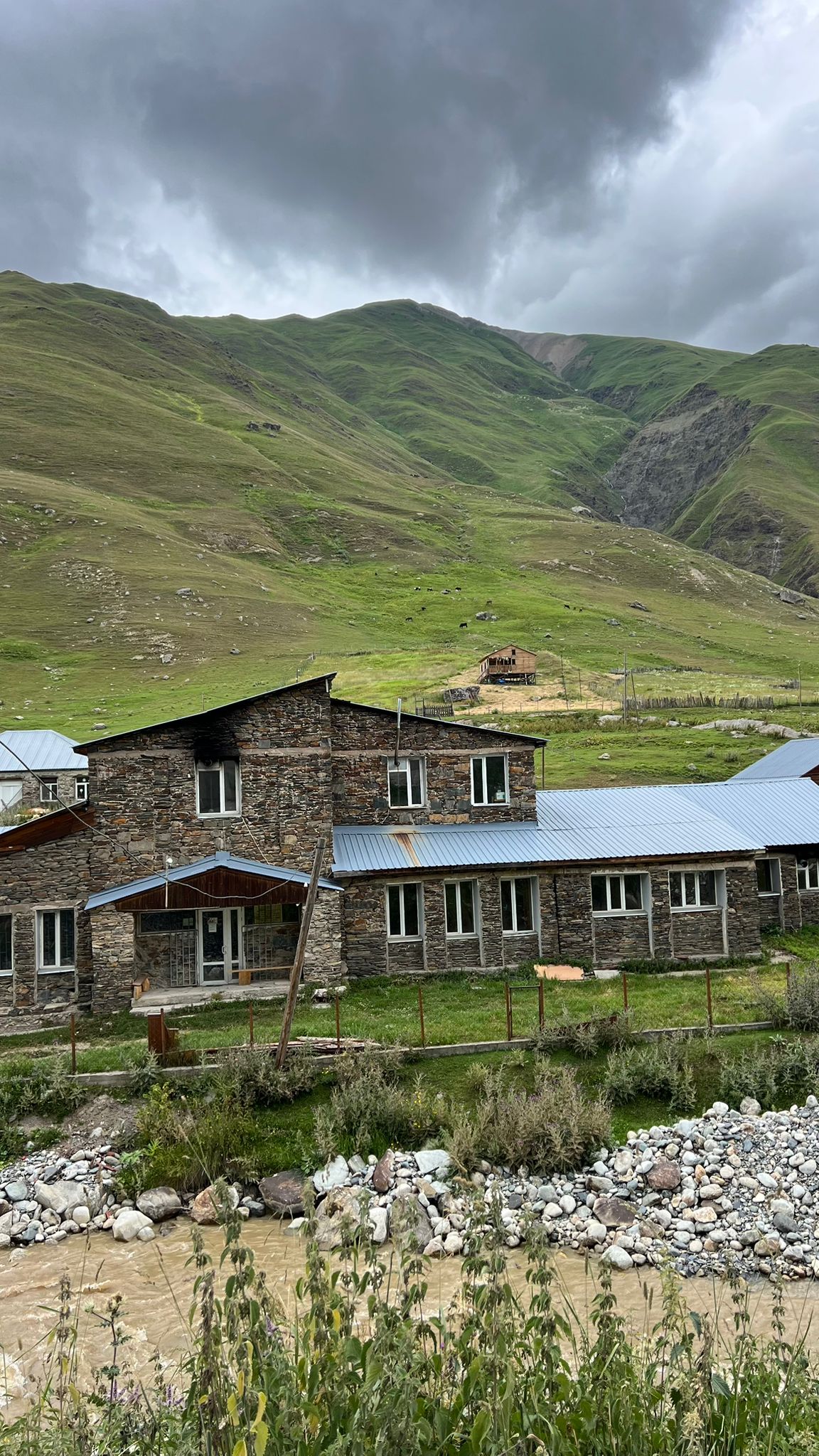 Kars turizm - Gürcistan svanetti mesita turu  doğa ve dağlık alan görüntüsü - Cancanlar Turizm